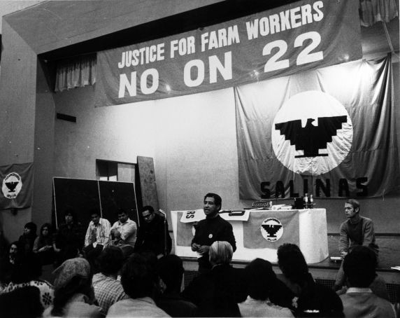 (3288) Cesar Chavez, Rallies, Proposition 22, 1972 (3288) Cesar Chavez, Rallies, Proposition 22, 1972